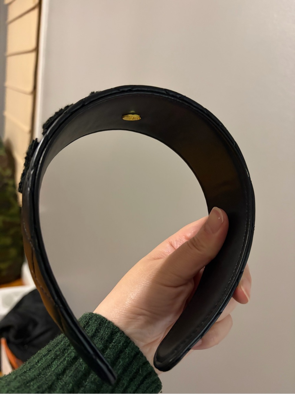 Black Padded Headband - Women's Hair Accessory